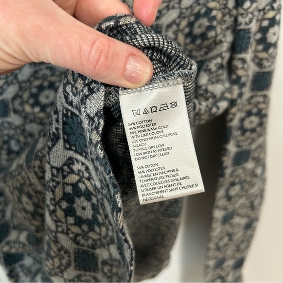 Urban Outfitters BDG Black Gray Fitted V-Neck Pattern Long Sleeve Top Size Small - Picture 3 of 5